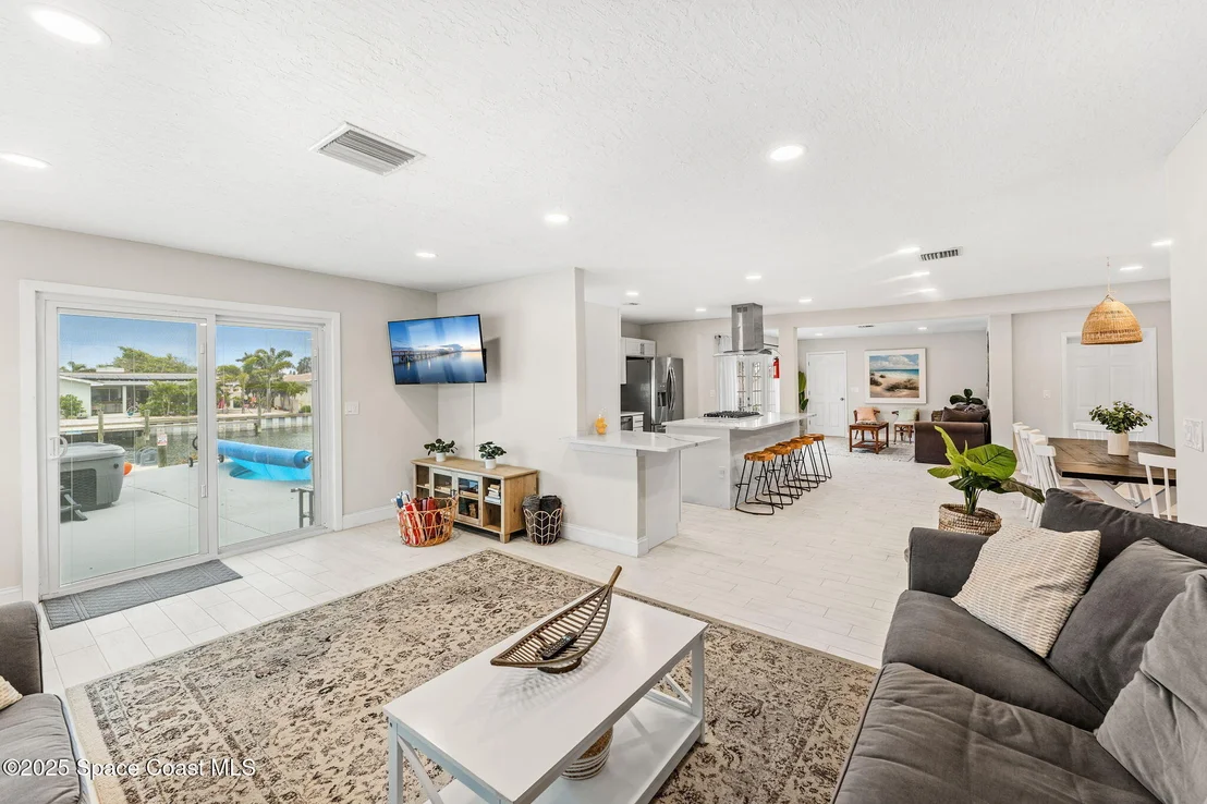 Photo of 368 Carmine Drive