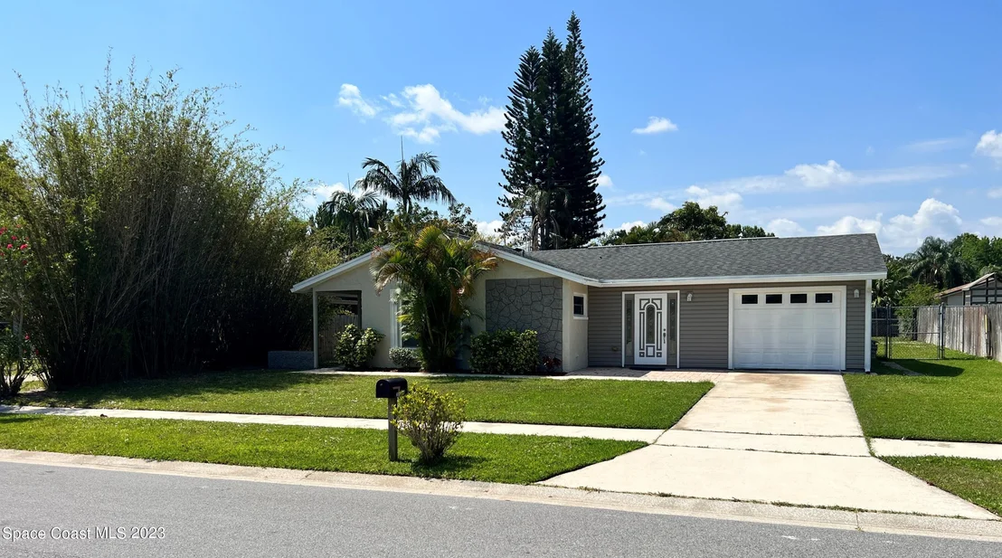 Photo of 2879 Lancaster Road
