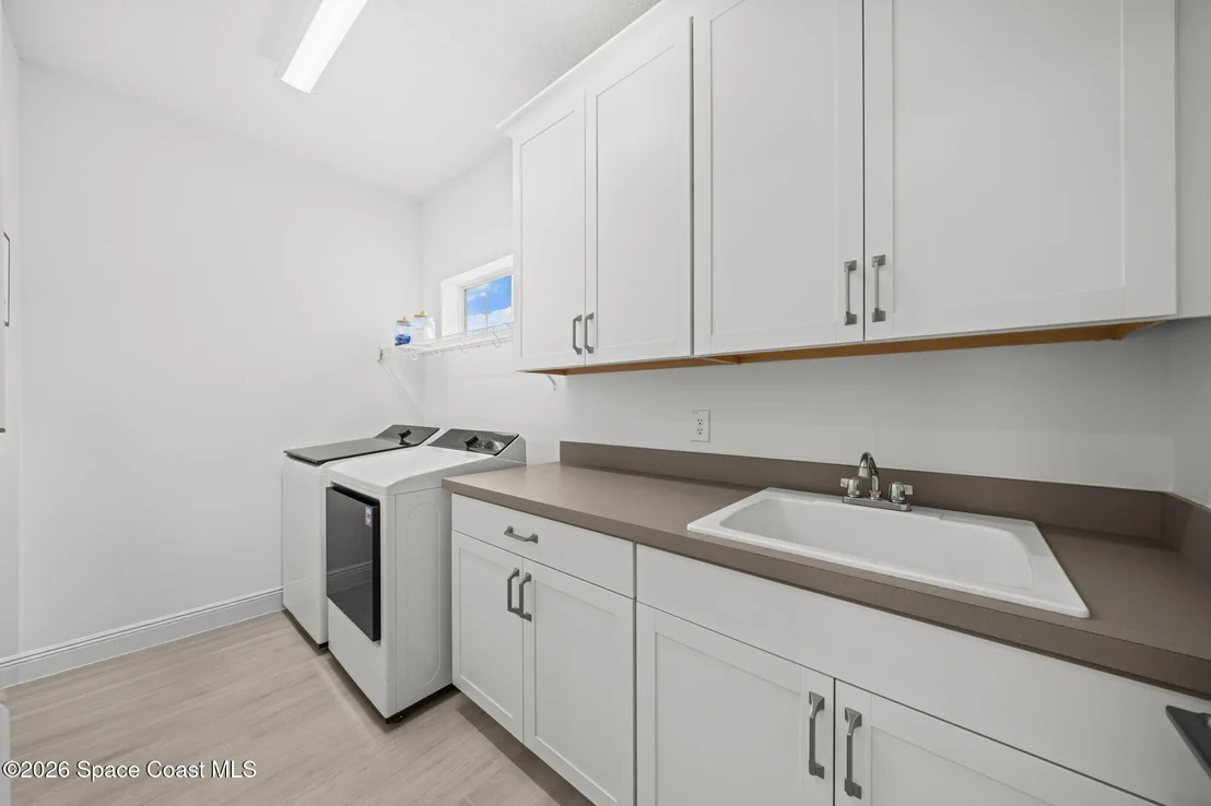 Photo of 8566 Lyside Drive