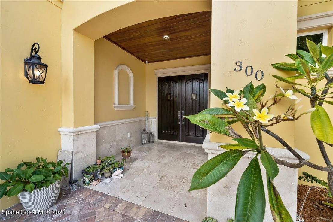 Photo of 300 2nd Avenue