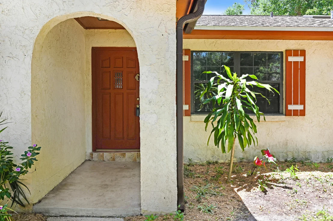 Photo of 6050 Mangrove Street