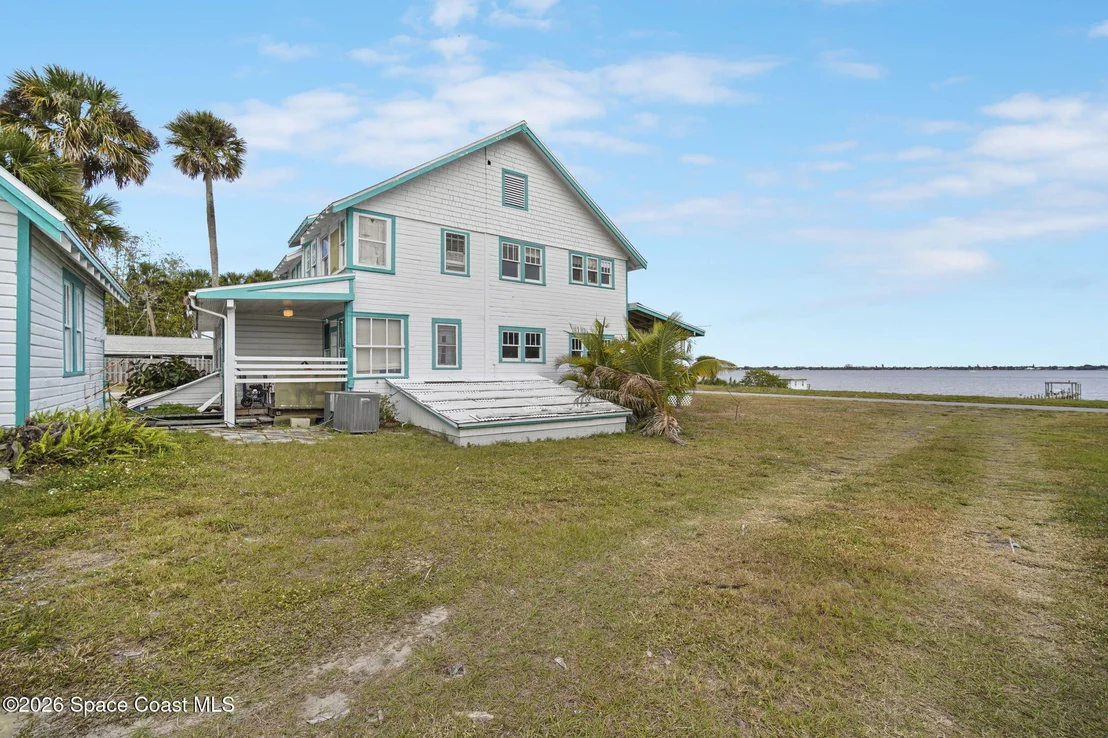 Photo of 2612 Riverview Drive