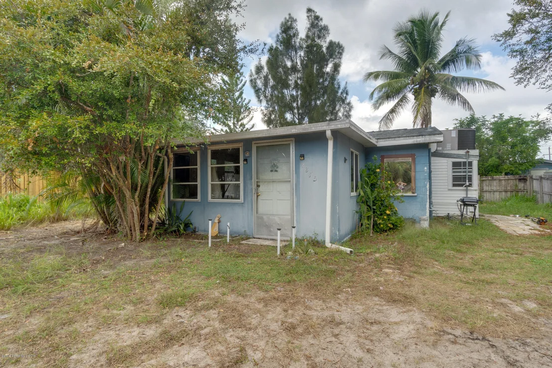 Photo of 2875 Pollak Avenue NE