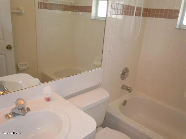 Photo of 6986 Hammock Lakes Drive