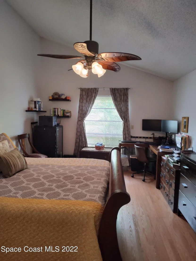Photo of 1231 W Walnut Grove Way