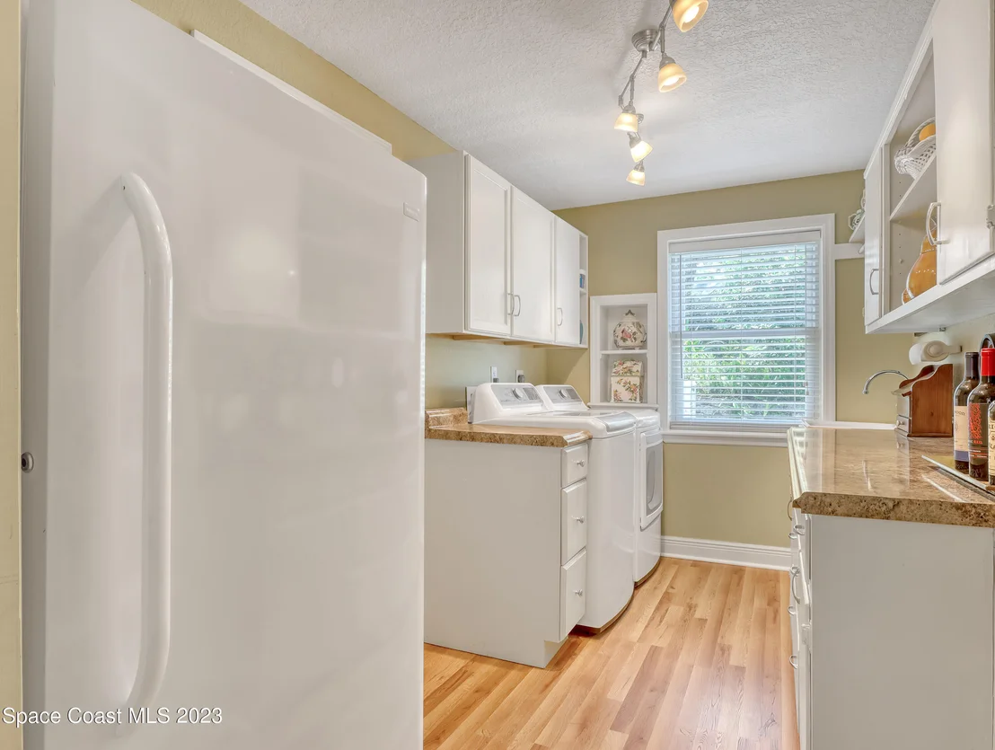 Photo of 972 W Whitmire Drive