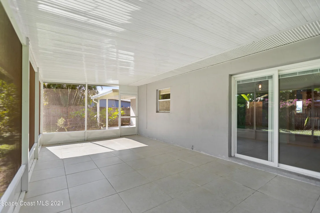 Photo of 867 Daytona Drive NE