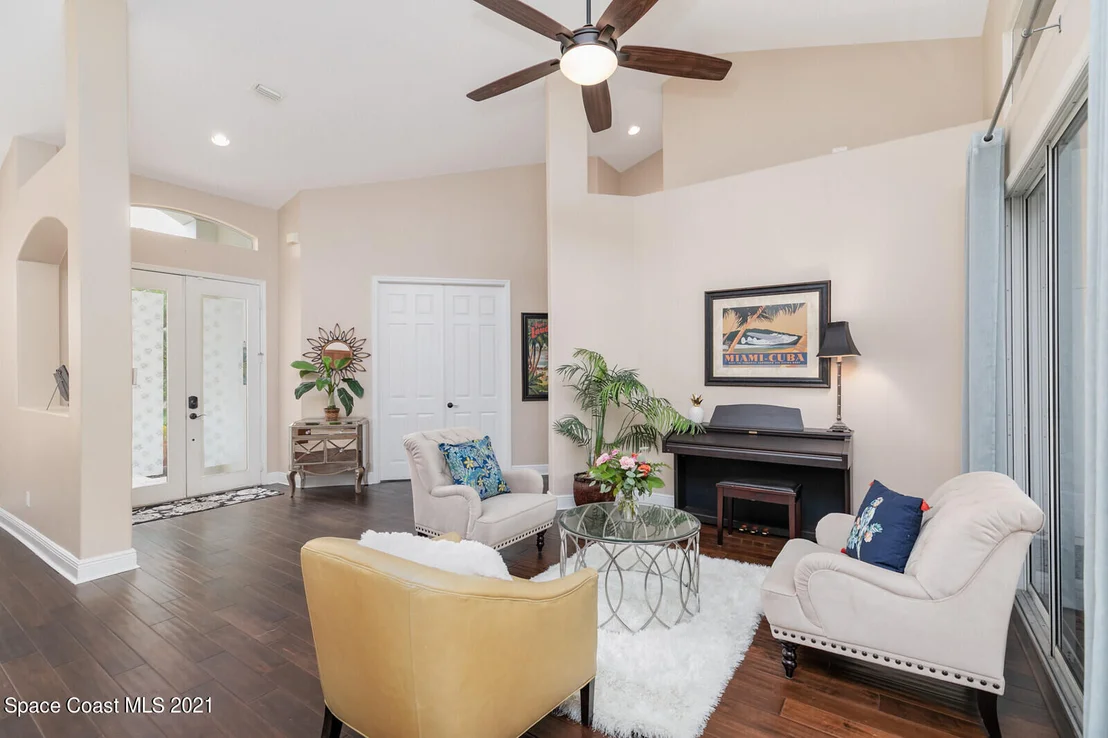 Photo of 800 Peregrine Drive