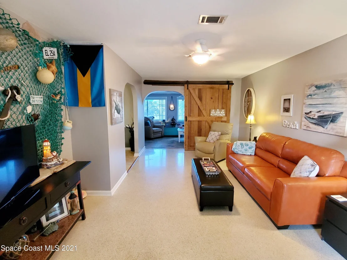 Photo of 2324 Chaucer Street