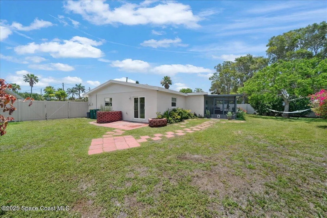 Photo of 2 E Circle Drive
