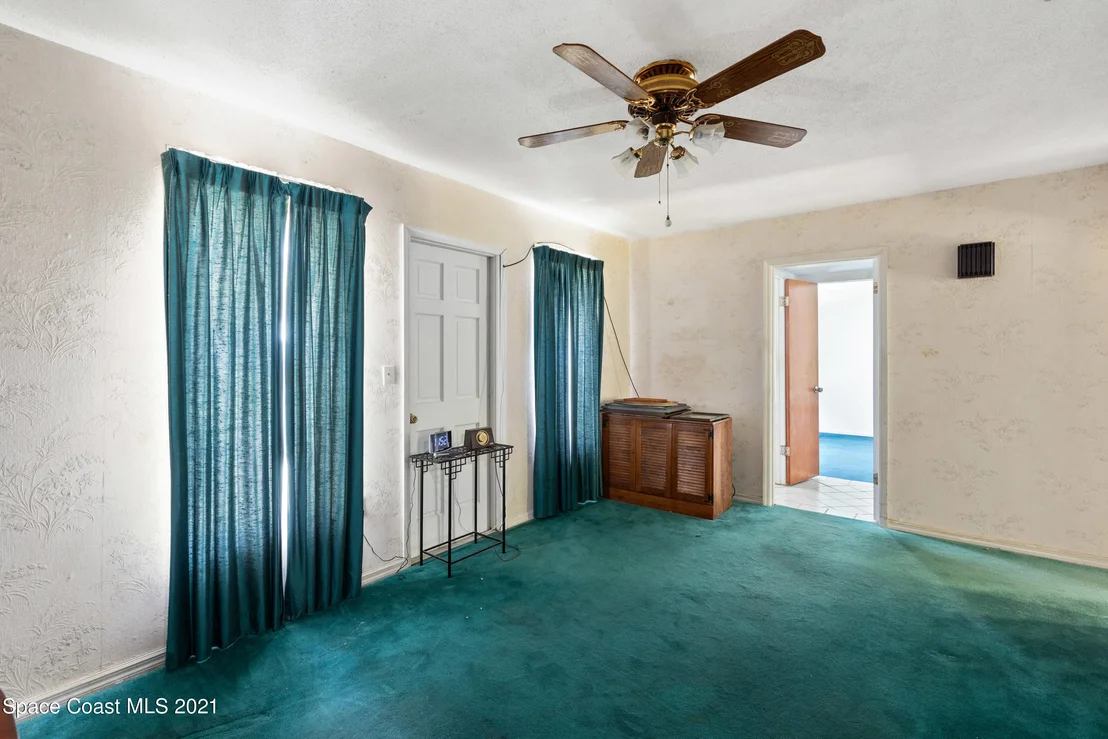 Photo of 4380 Milwaukee Avenue