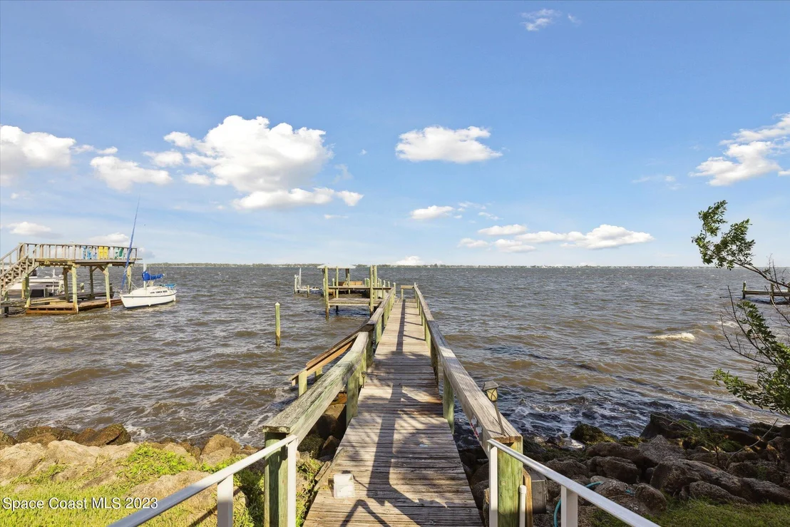 Photo of 3835 Riverside Drive