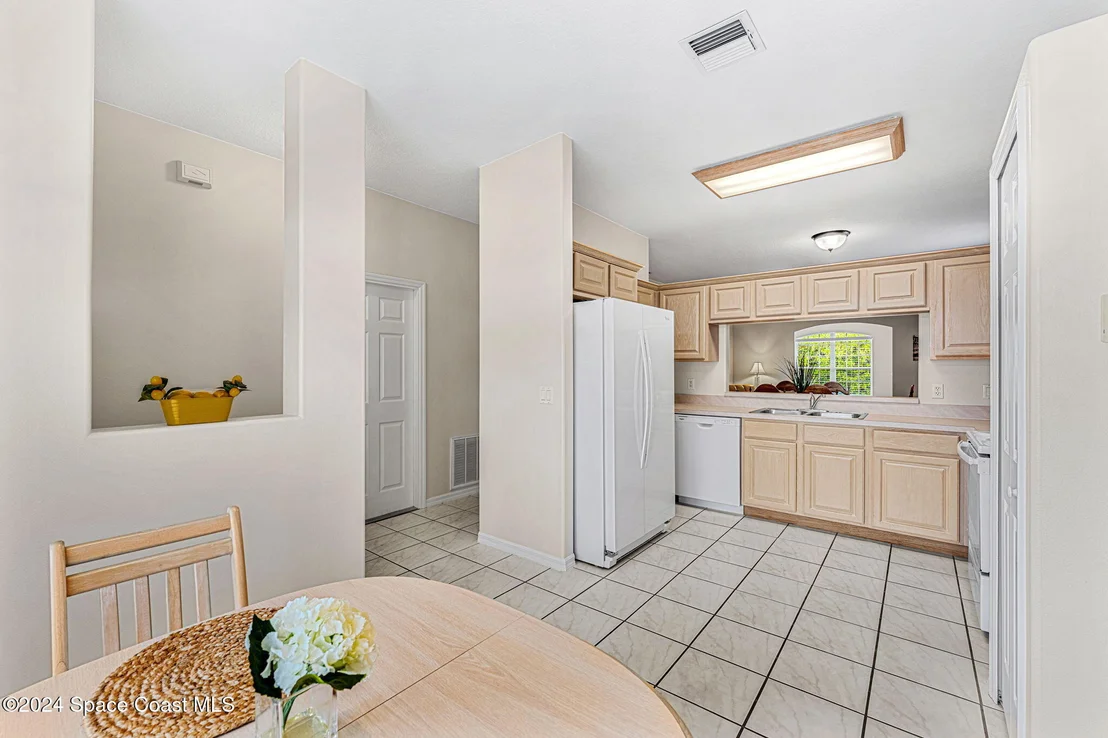 Photo of 987 S Fork Circle