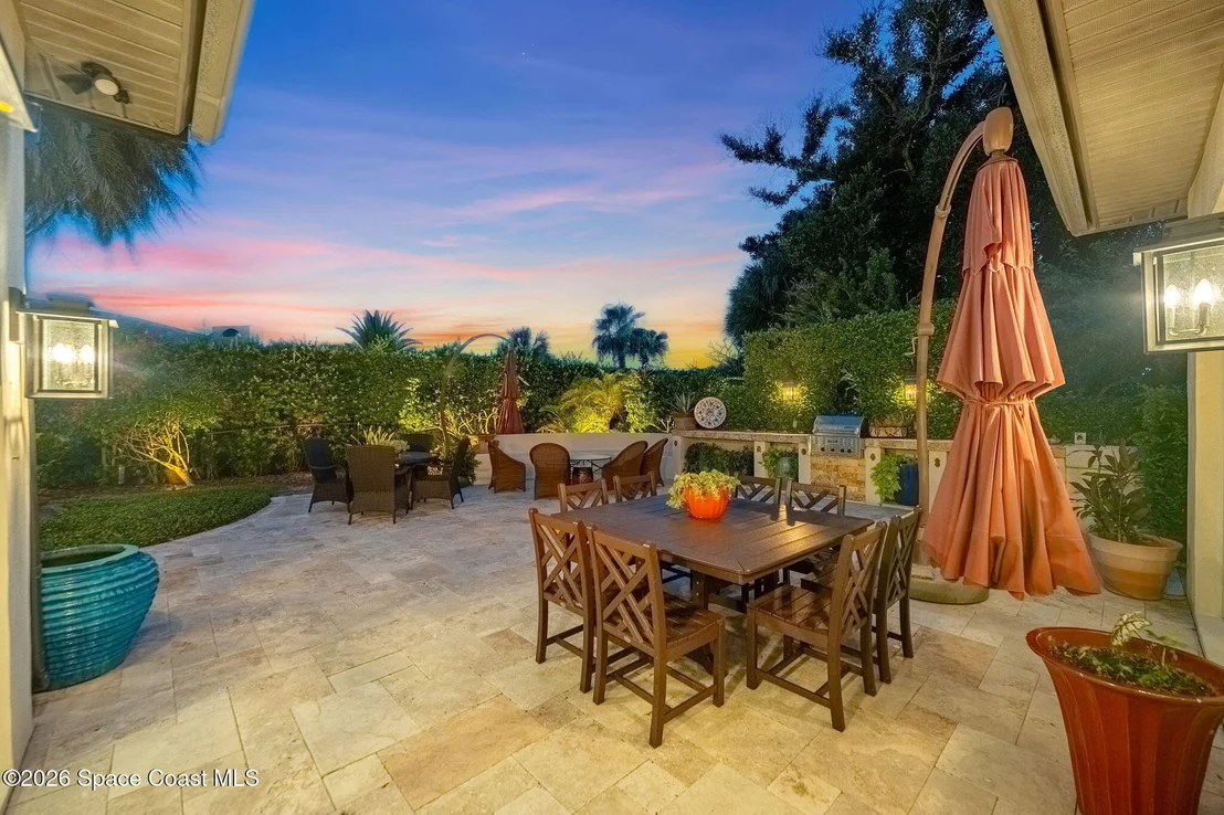 Photo of 339 Cocoa Avenue
