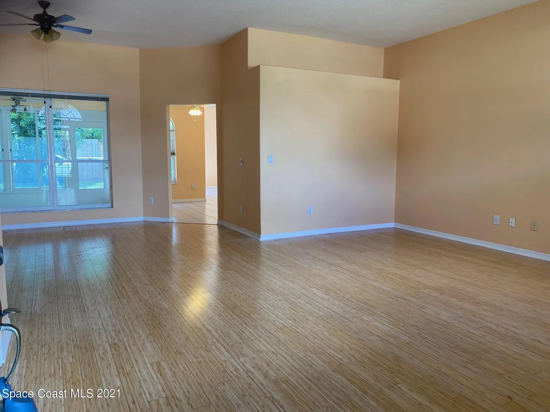 Photo of 935 Osprey Lane