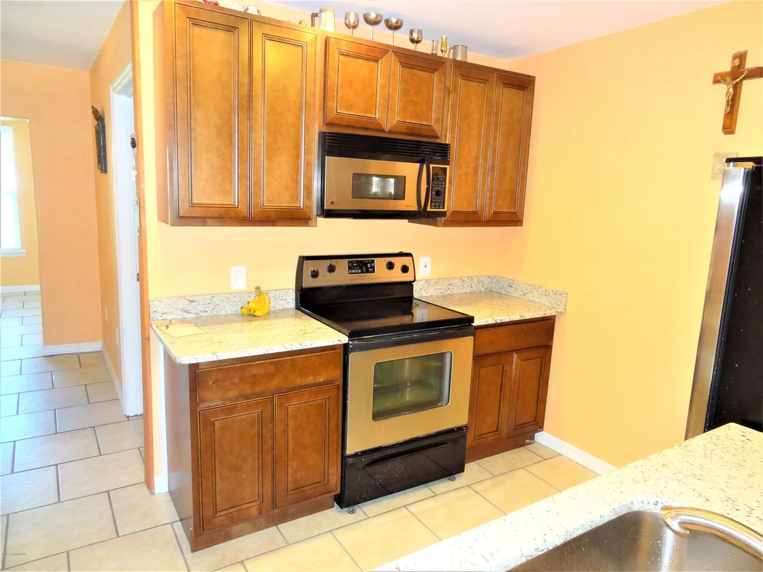 Photo of 829 Camellia Drive