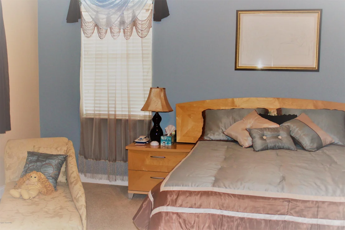 Photo of 322 Waterside Circle