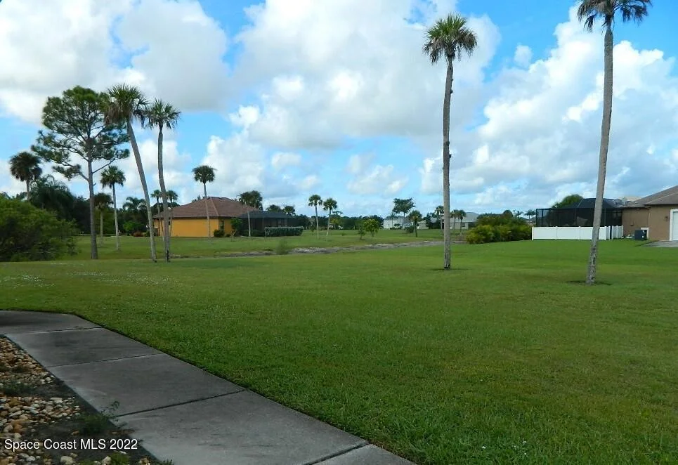 Photo of 907 Bluegrass Lane