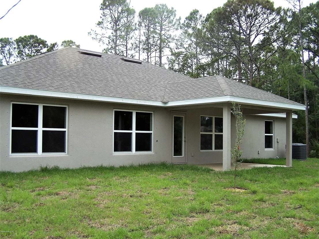 Photo of 1539 Summit Road SE