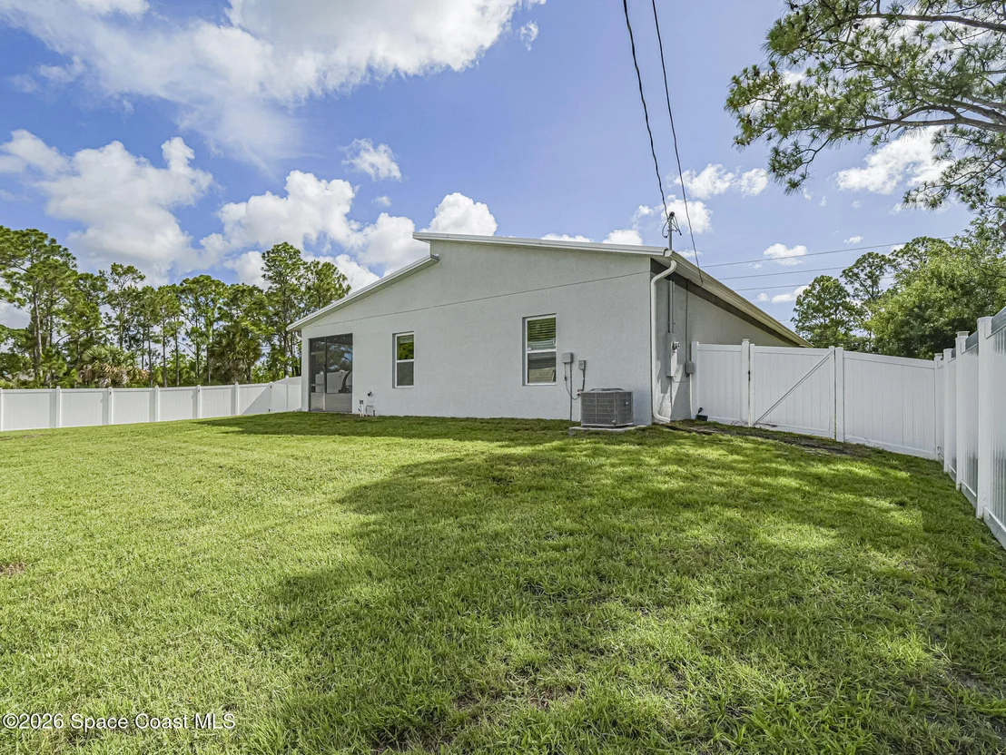 Photo of 3010 Eldron Boulevard SE