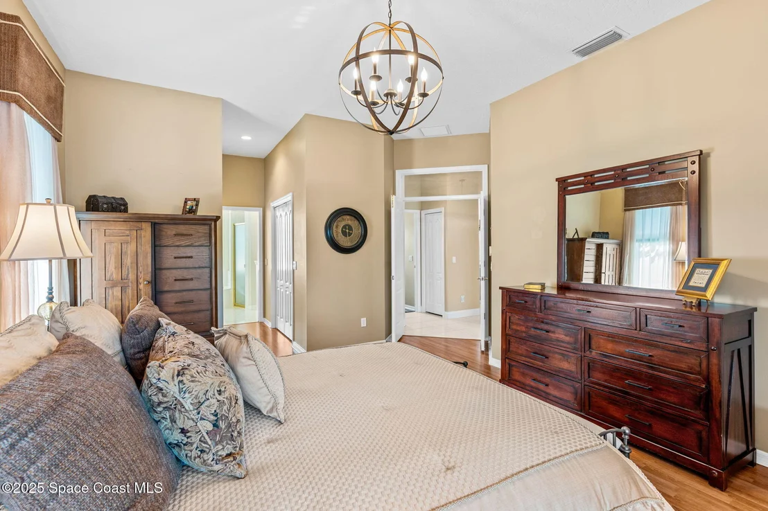 Photo of 921 Wildwood Drive