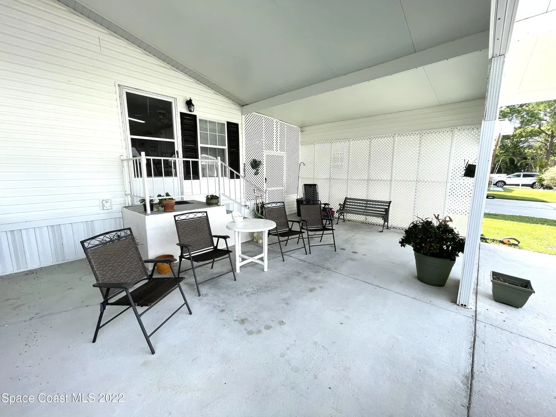 Photo of 303 Buttonwood Court
