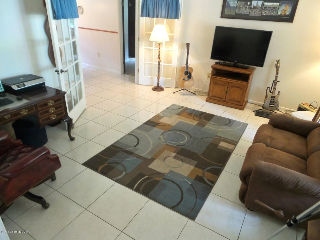 Photo of 612 Dundee Circle