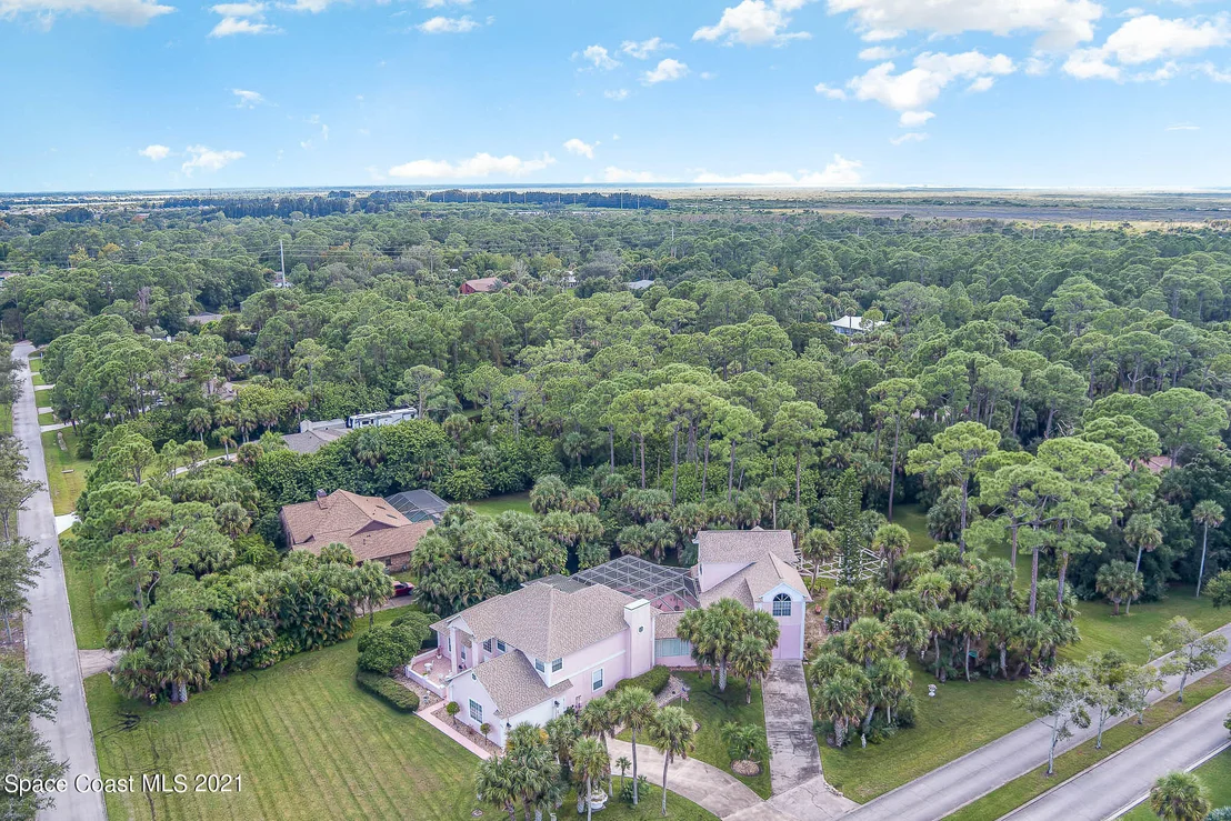 Photo of 1817 Laurel Oak Drive S