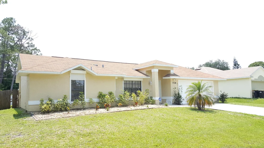 Photo of 734 Boc Circle NW