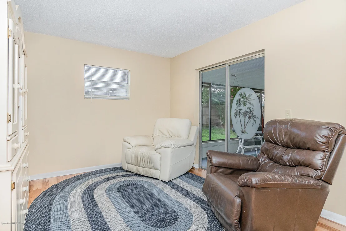 Photo of 2581 Corbusier Drive