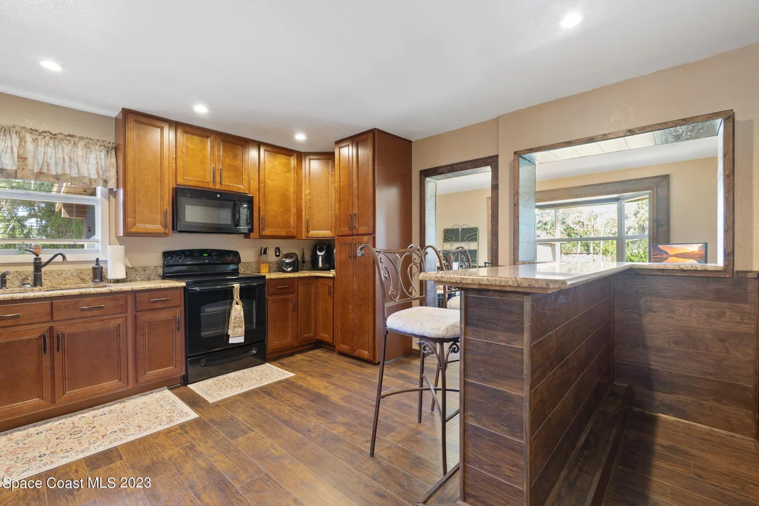 Photo of 2490 Lake Drive