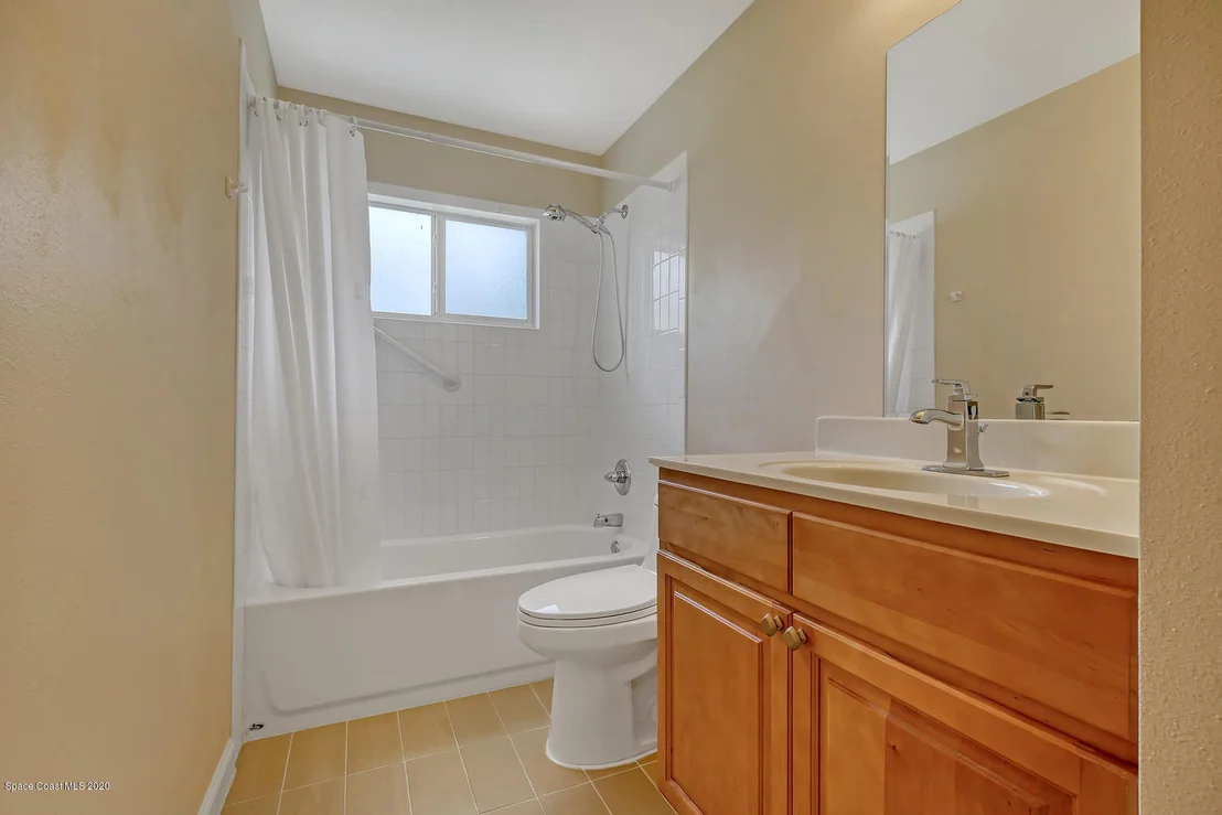 Photo of 930 Bacon Circle NE