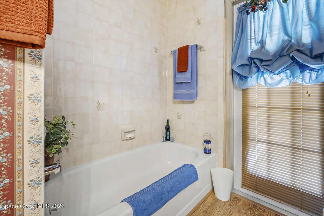 Photo of 889 Spanish Wells Drive
