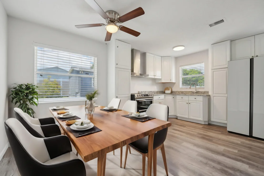 Photo of 3282 Abbott Avenue NE