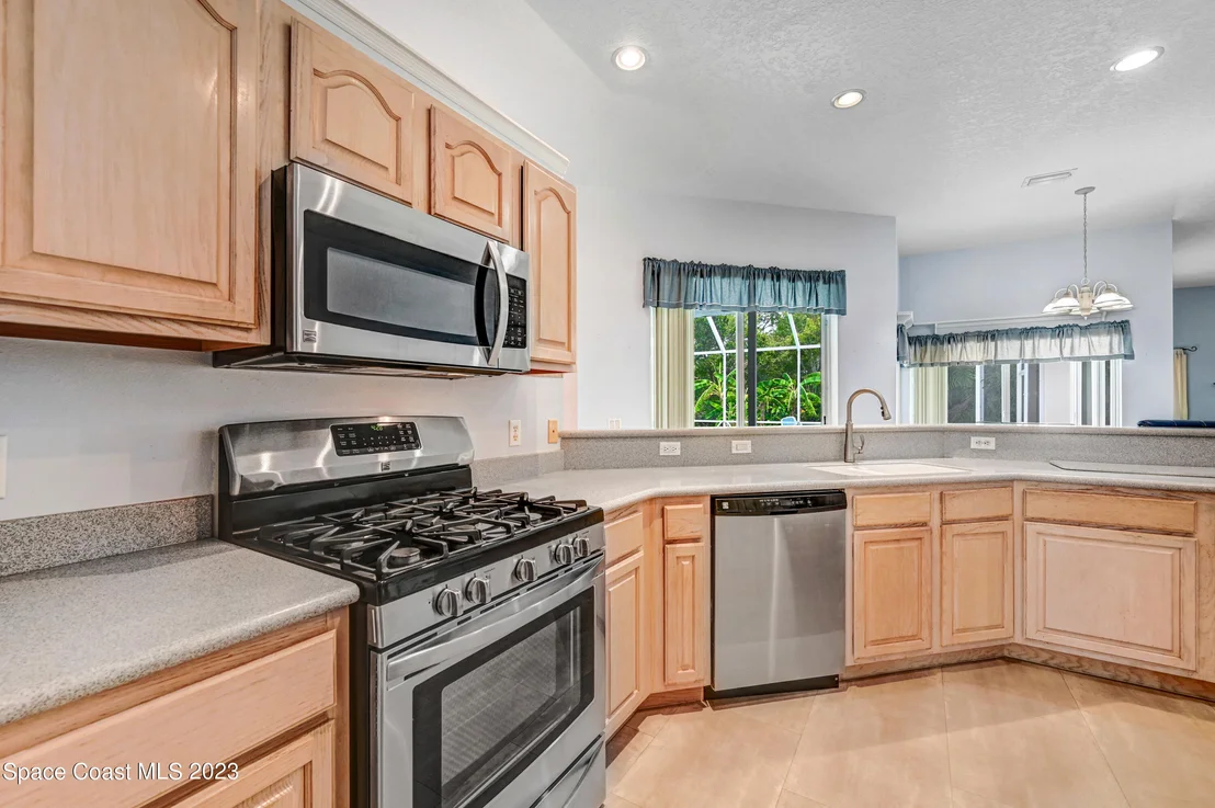Photo of 2180 Royal Oaks Drive