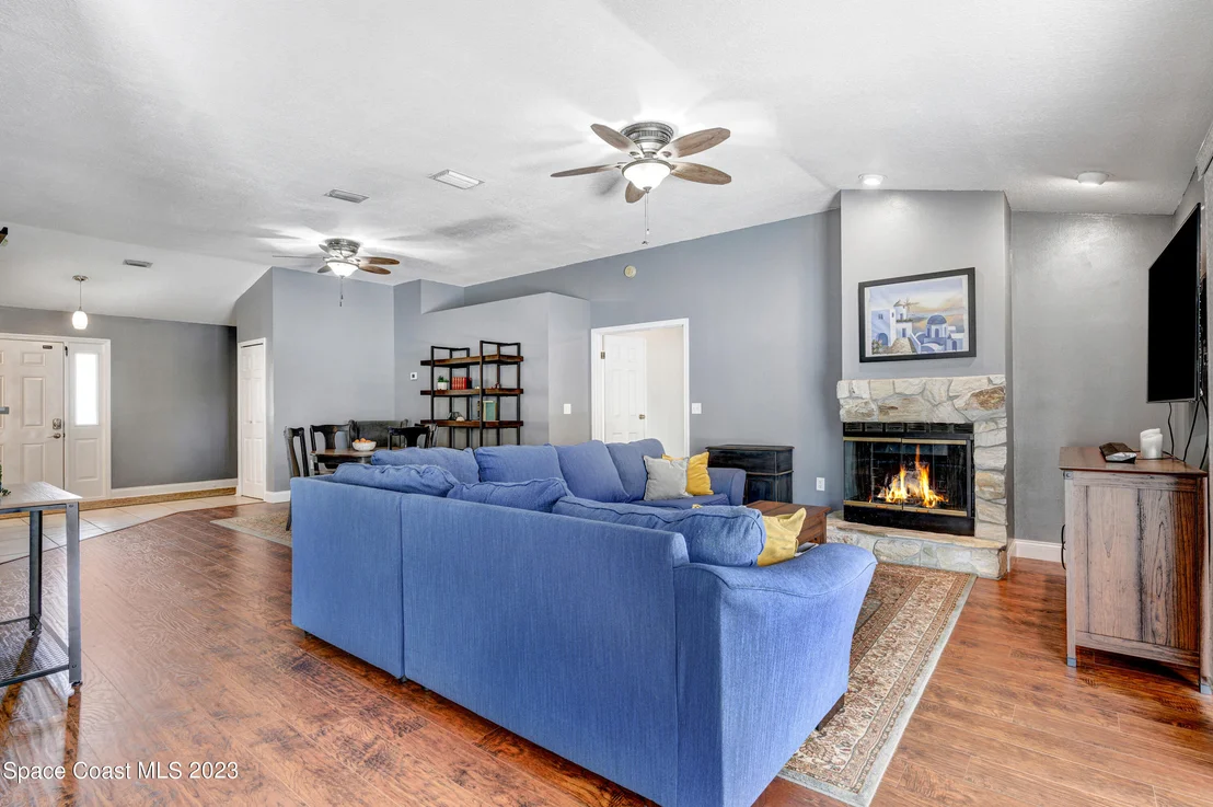 Photo of 1255 Walnut Court