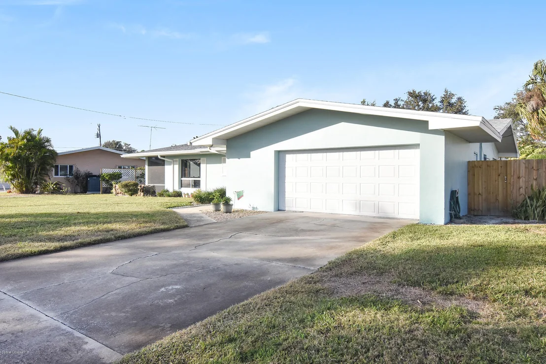 Photo of 385 Formosa Drive