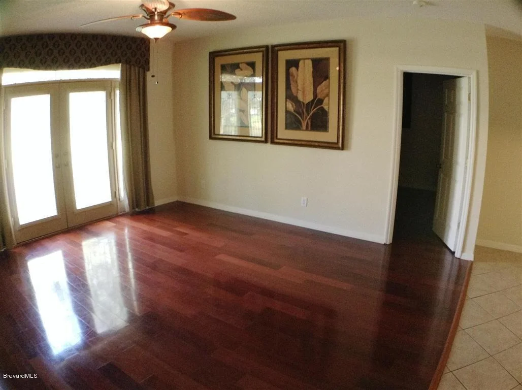 Photo of 989 Riviera Point Drive