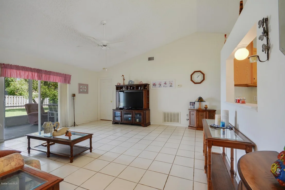 Photo of 232 Oak Lake Road
