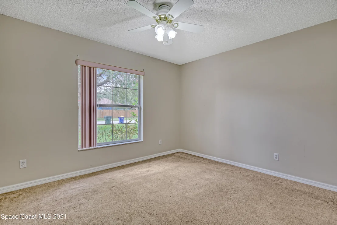 Photo of 1004 Kingfisher Way