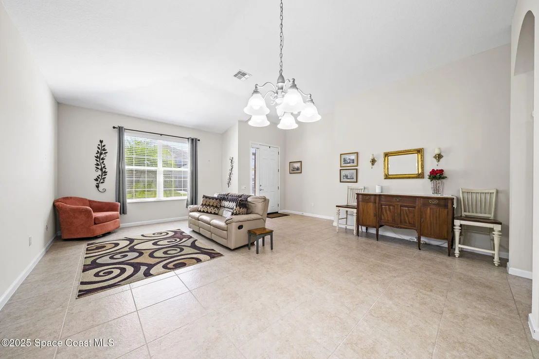 Photo of 1327 Dittmer Circle SE