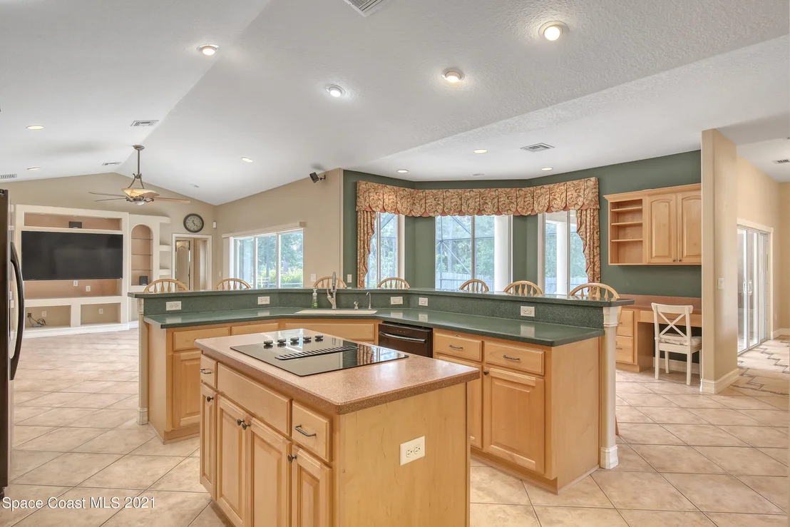 Photo of 2875 Kingfisher Way