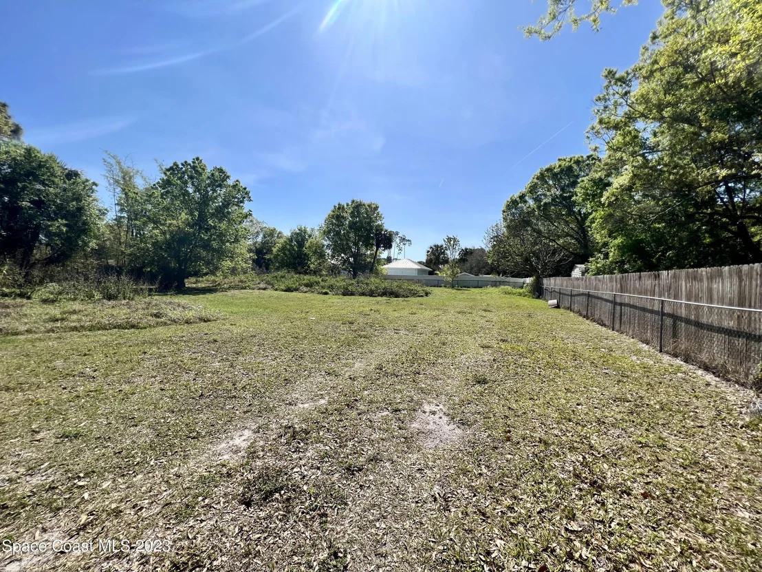 Photo of 7557 Newcomb Lane