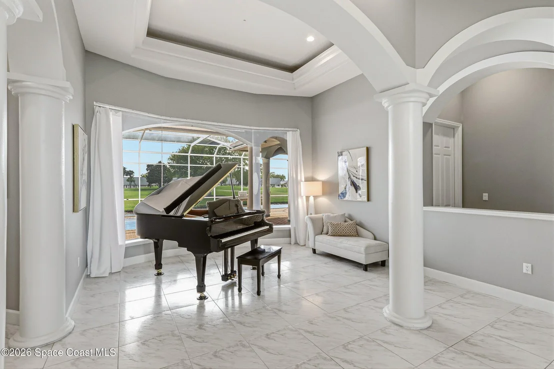 Photo of 699 Palmer Way