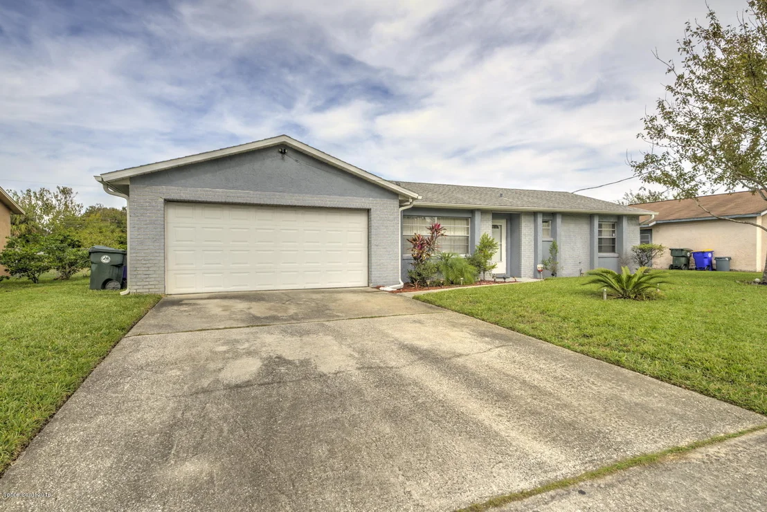 Photo of 1008 Sycamore Drive