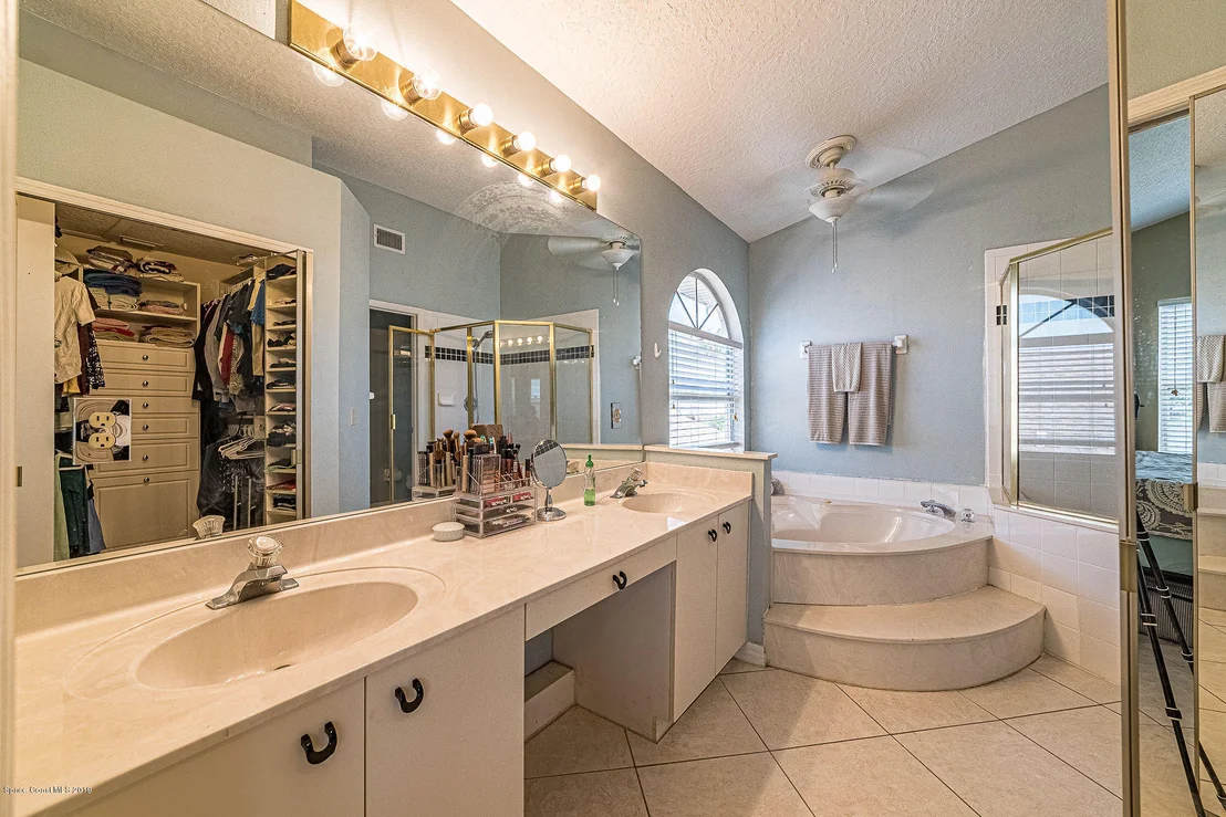 Photo of 3987 Saint Armens Circle