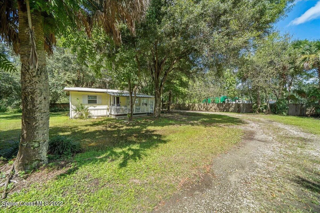 Photo of 283 N Burnett Road