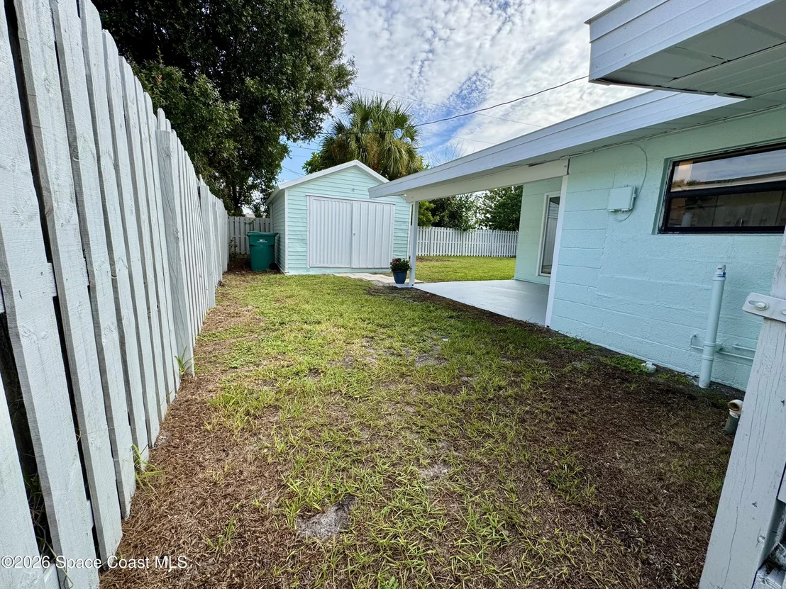 Photo of 2252 Laden Road