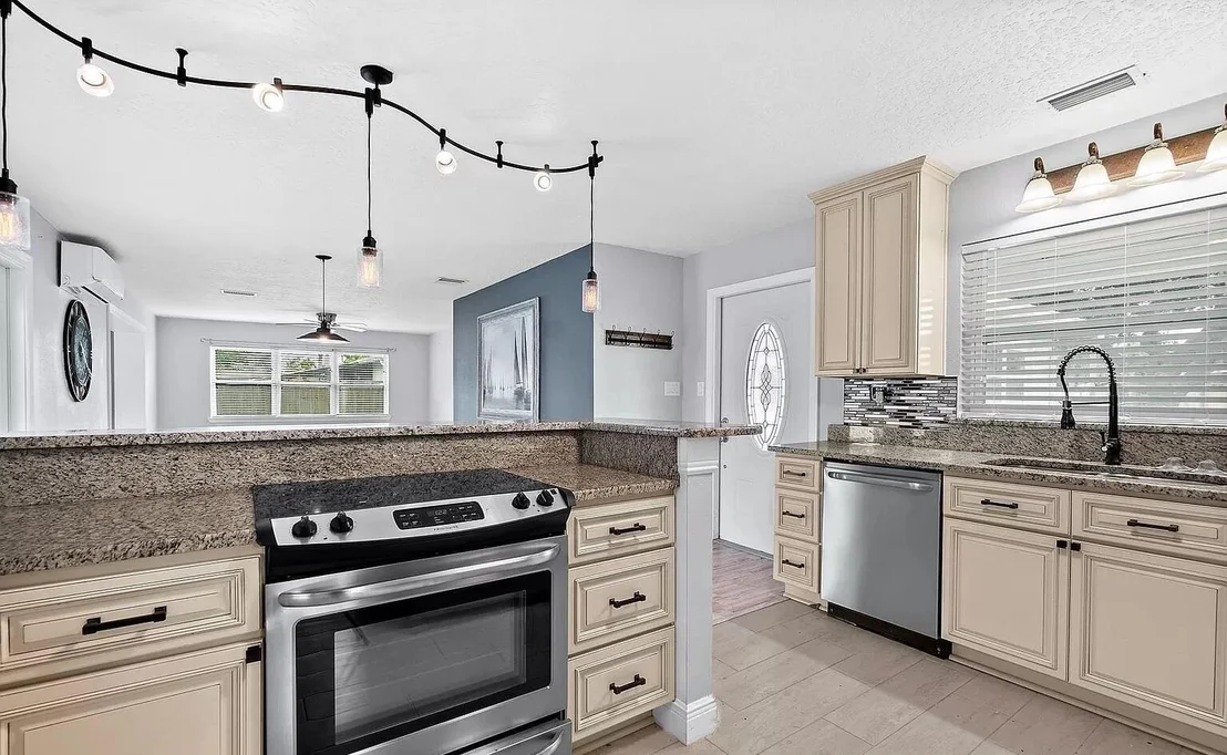 Photo of 179 Clairbourne