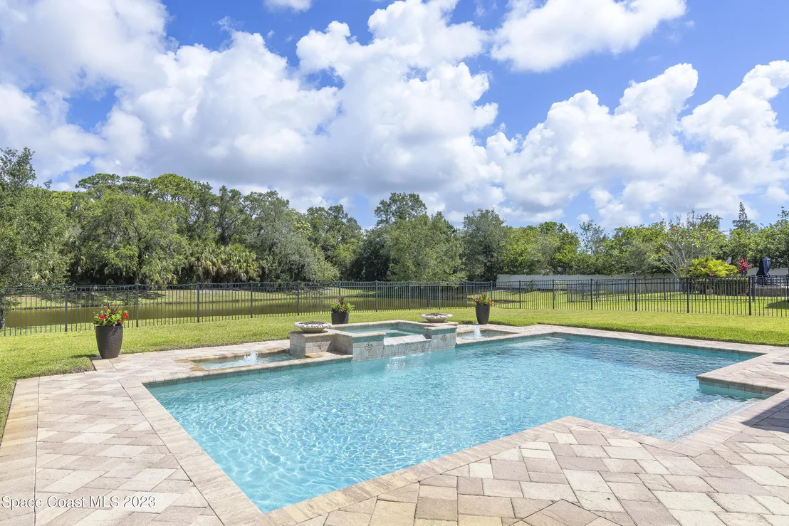 Photo of 814 Lorenza Place